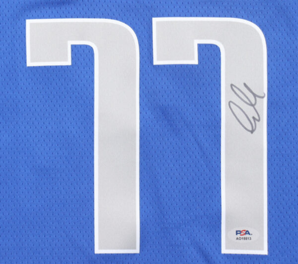 Mavericks Signed Jersey Luka Doncic - Image 2