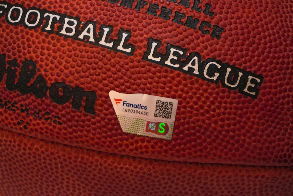 Balon Firmado por Joe Burrows con COA Fanatics