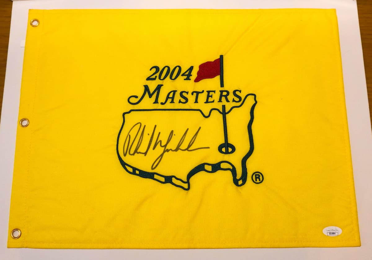 Bandera Autografiada por Phil Mickelson Augusta 2004