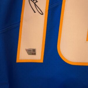 Close-up playera firmada justin herbert fanatics COA