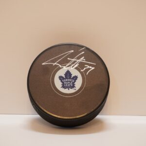 uck Autografiado Aston Matthews Toronto Maple Leafs